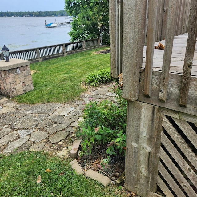 view of yard featuring a water view