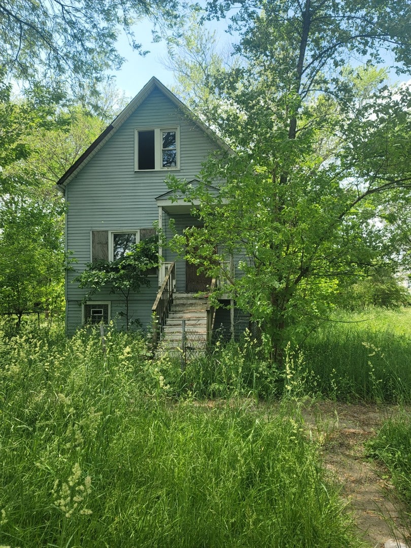 view of property exterior