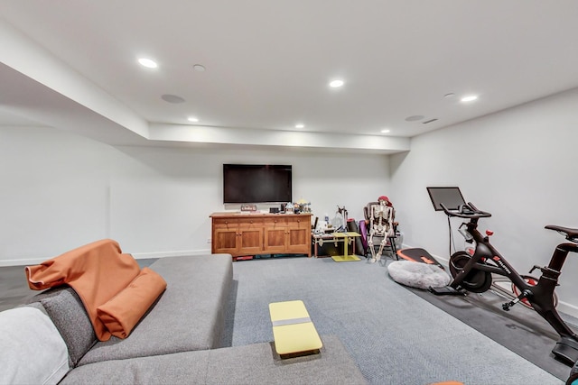 workout room with carpet