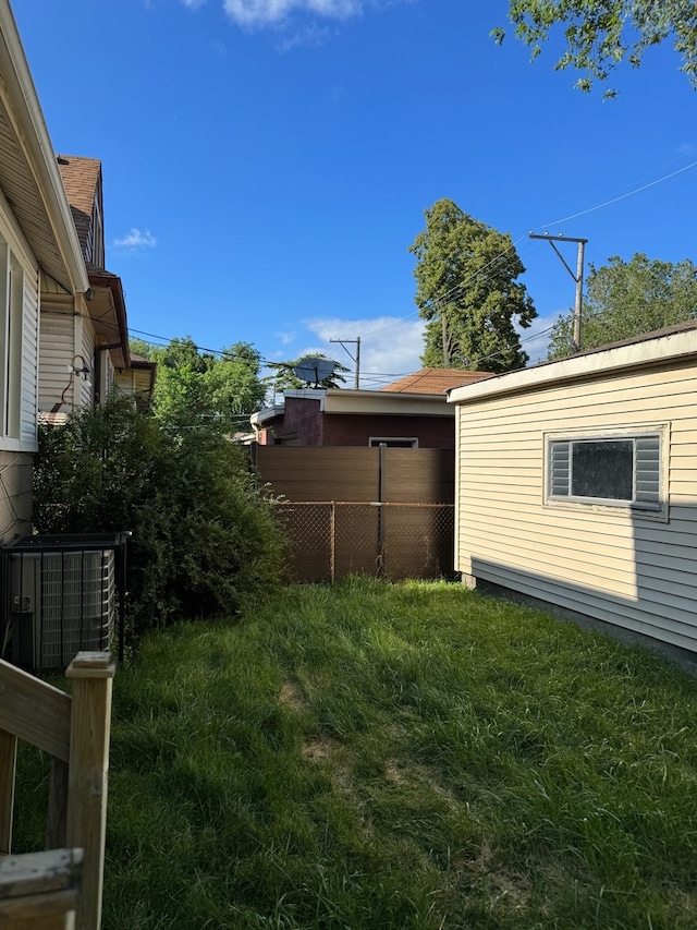 view of yard with cooling unit