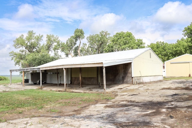 view of outdoor structure