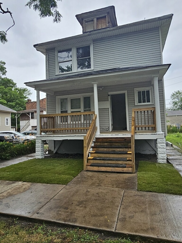 traditional style home featuring a porch