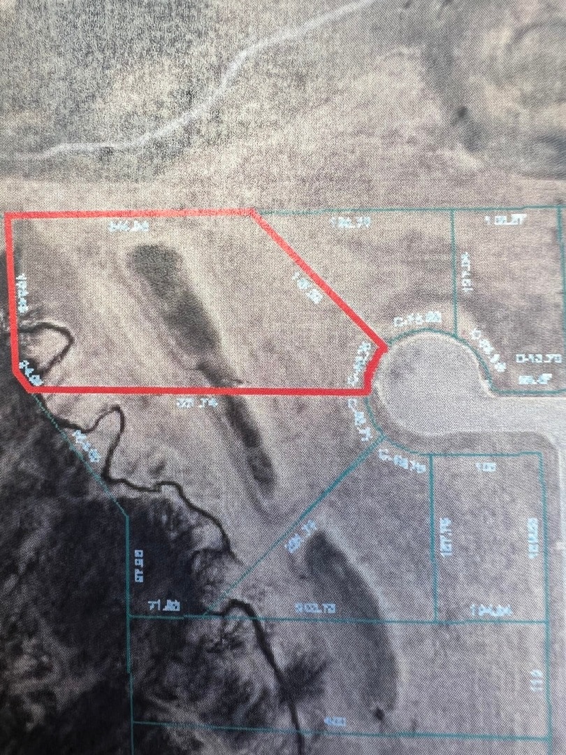 502 Wolf Hollow Dr, Lena, IL 61048