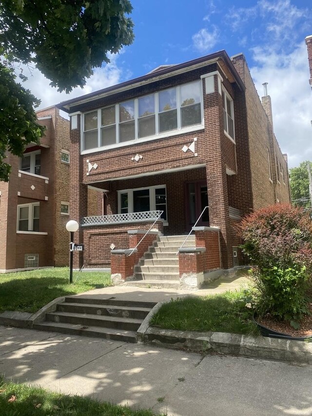 view of front of house