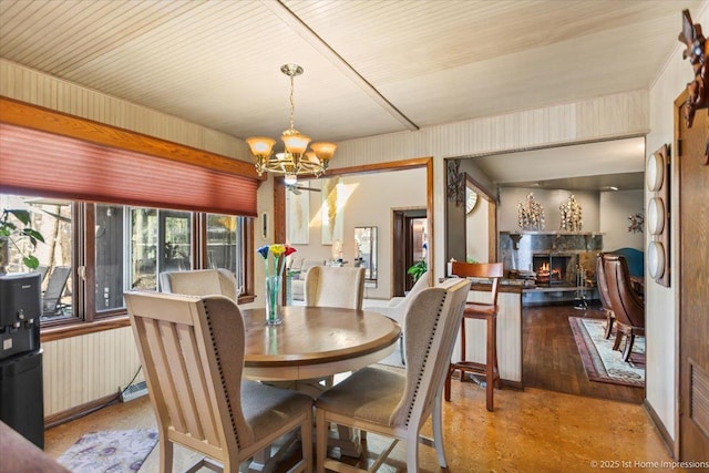 dining area with a notable chandelier