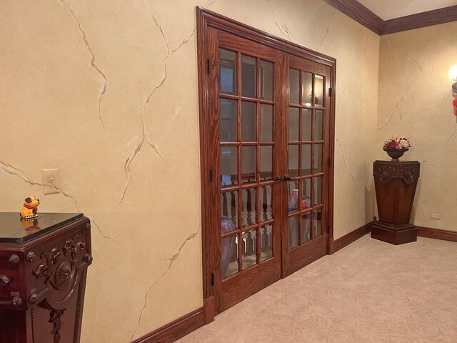 interior space featuring carpet flooring and crown molding