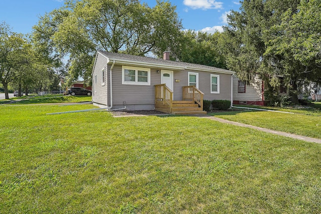 view of front of house featuring a front yard