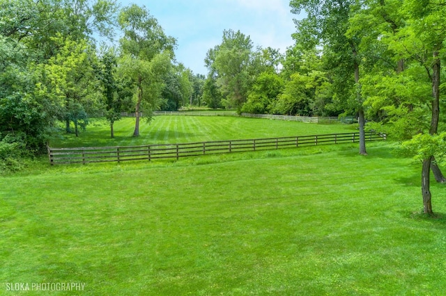 view of yard featuring a rural view