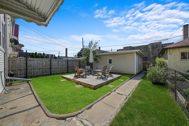 view of yard featuring a patio