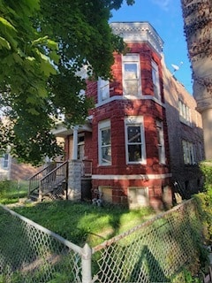 view of front facade