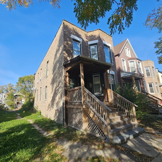 view of front facade with covered porch