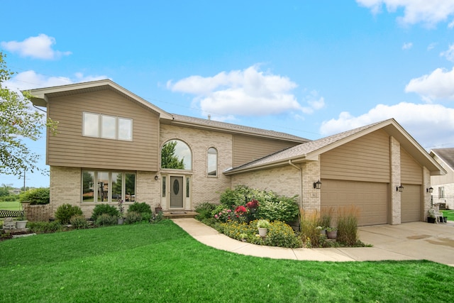 view of front of home featuring a front lawn