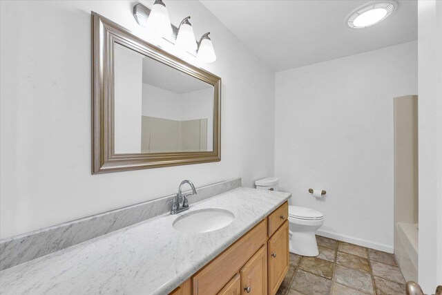 empty room with dark hardwood / wood-style flooring and ceiling fan