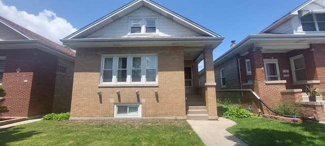 view of front of house featuring a front yard