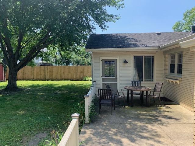 view of yard with a patio