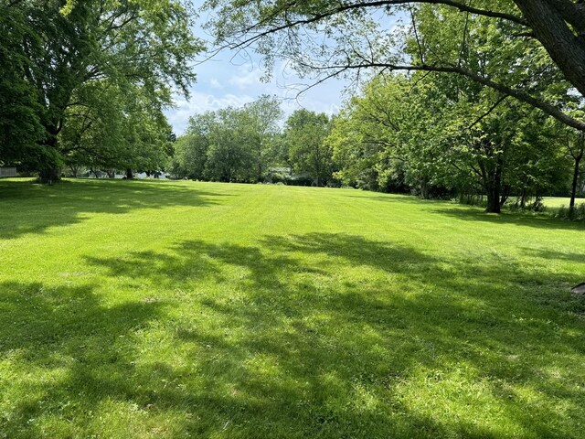 Listing photo 2 for LOT7 Hickory Nut Grove Rd, Cary IL 60013