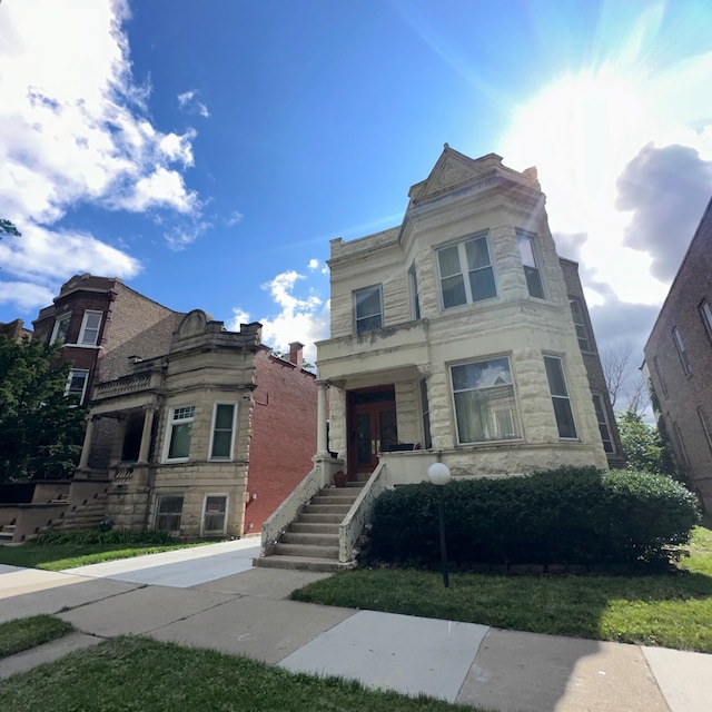 view of front of house