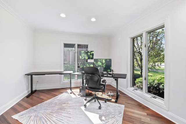 office area featuring recessed lighting, crown molding, baseboards, and wood finished floors