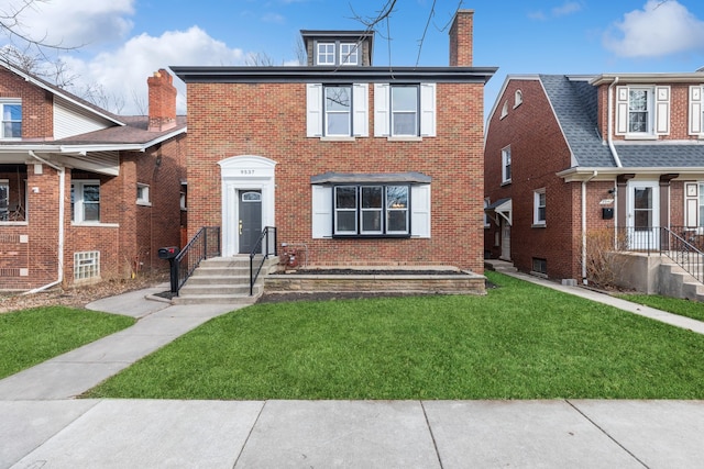 view of front of house featuring a front lawn