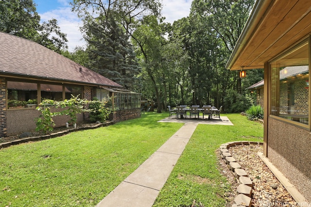 view of yard with a patio