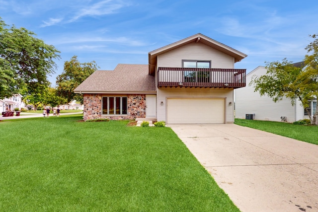 view of front facade featuring central AC, a front lawn, and a garage