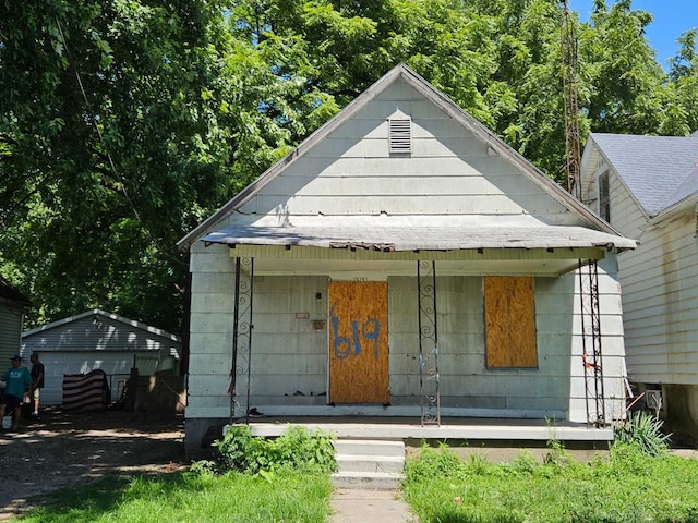 bungalow featuring covered porch