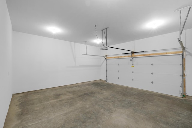 13 Starboard St, Ottawa, IL 61350 - garage featuring a garage door opener