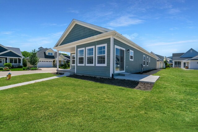 view of front of property with a front yard