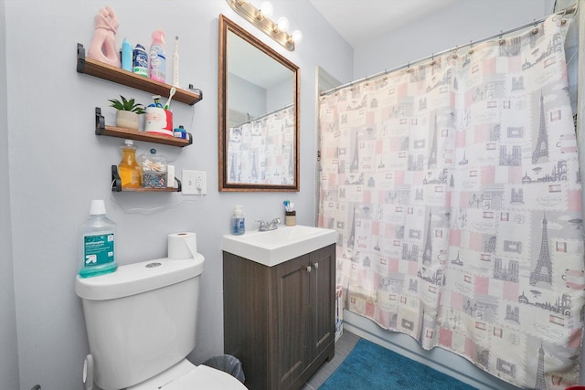 full bathroom featuring vanity, toilet, and shower / bath combo