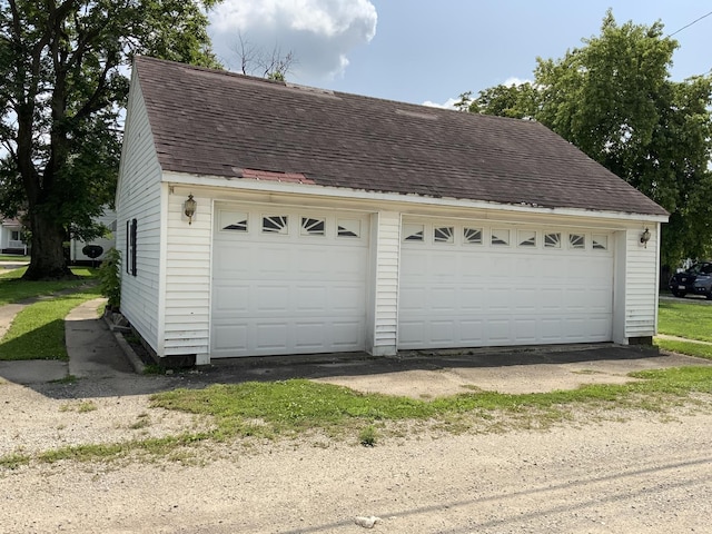 view of detached garage