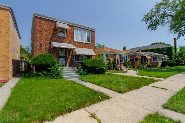 view of front facade featuring a front lawn