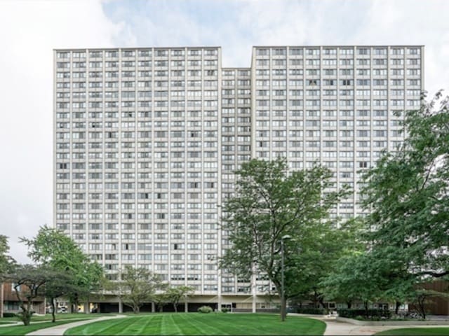 view of building exterior