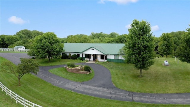 view of front of house with a front lawn