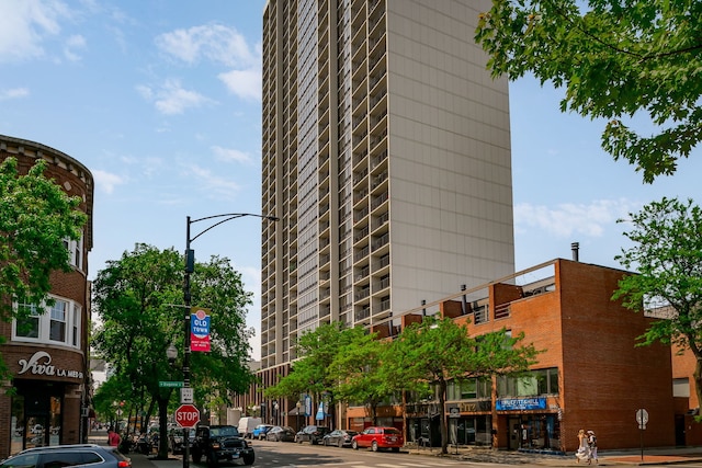 1636 N Wells St Unit 1907, Chicago, IL 60614 - view of building exterior