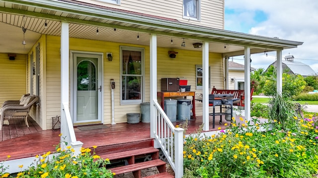 property entrance with a porch