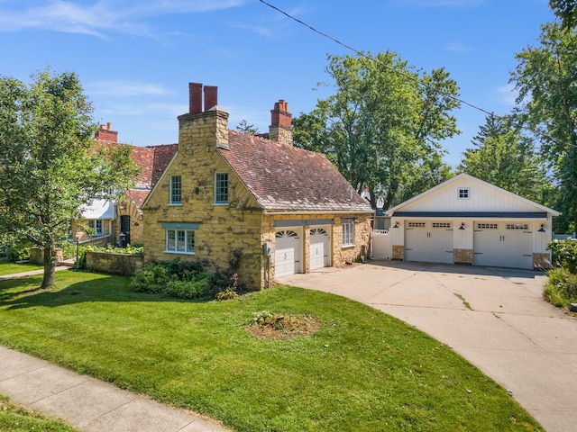 view of front of house with a front yard