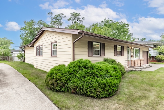 view of front of property with a front yard