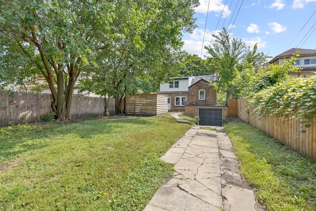 view of yard with a shed