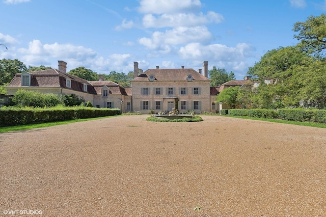 view of front of property