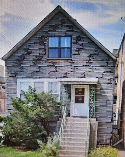 Listing photo 2 for 3614 N Marshfield Ave, Chicago IL 60613