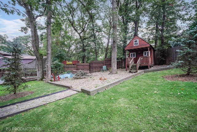 view of yard featuring a fenced backyard