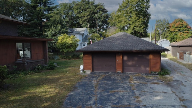 328 E Mulberry St, Watseka, IL 60970 - view of detached garage