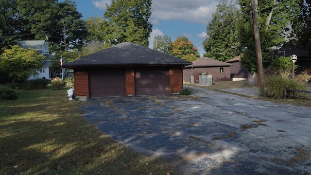 328 E Mulberry St, Watseka, IL 60970 - view of detached garage