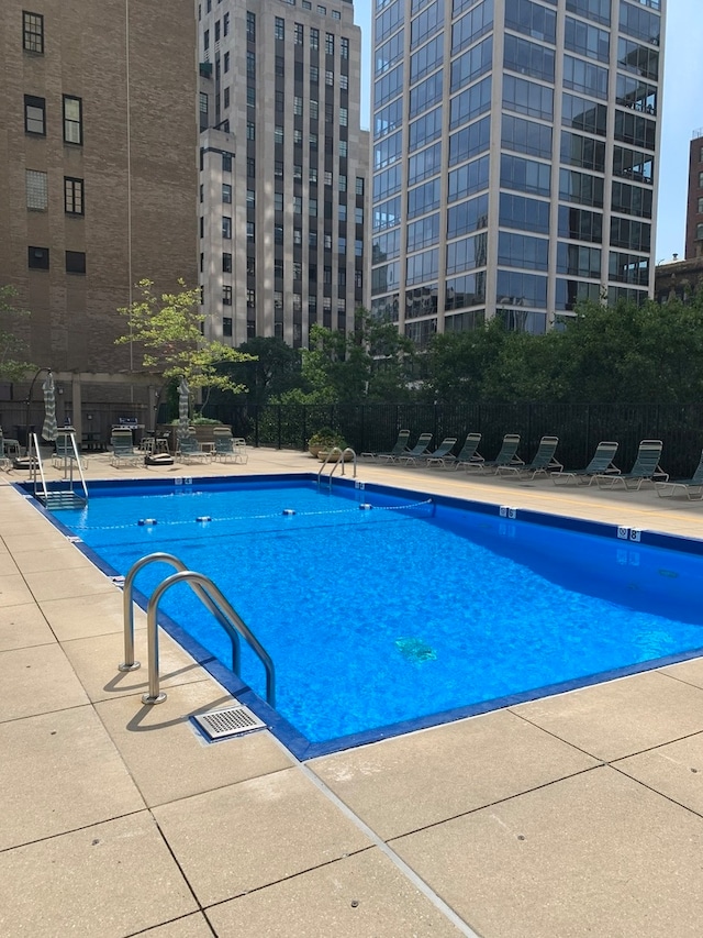 view of swimming pool