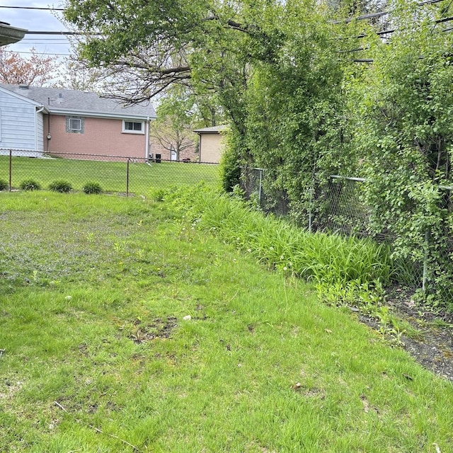 137 Julie Dr, Glenview, IL 60025 - view of yard with fence