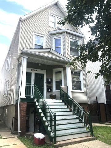 view of front of home with covered porch