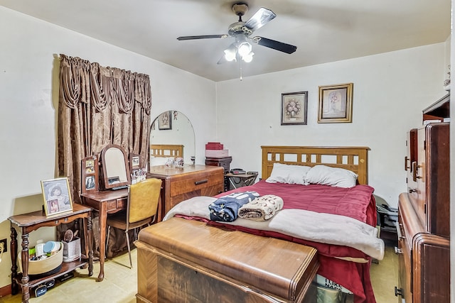 bedroom featuring ceiling fan