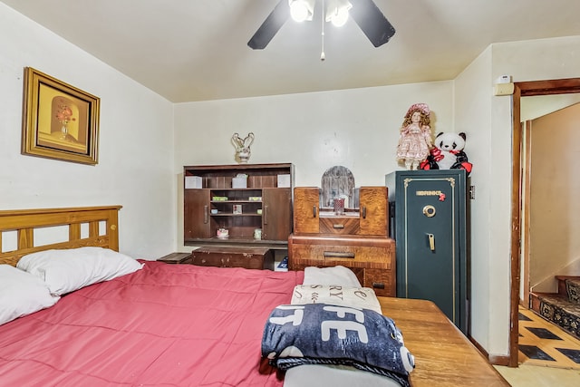 bedroom with ceiling fan