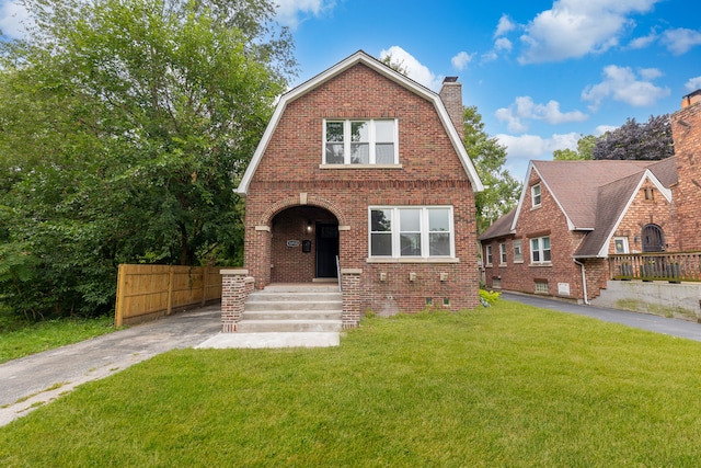 view of front of house featuring a front yard