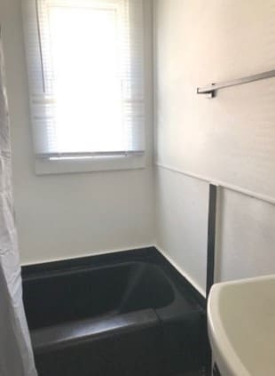 bathroom featuring a wealth of natural light